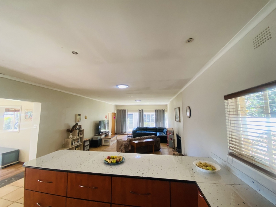 6 Bedroom Property for Sale in New Redruth Gauteng