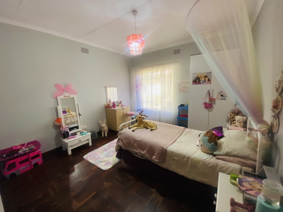 6 Bedroom Property for Sale in New Redruth Gauteng