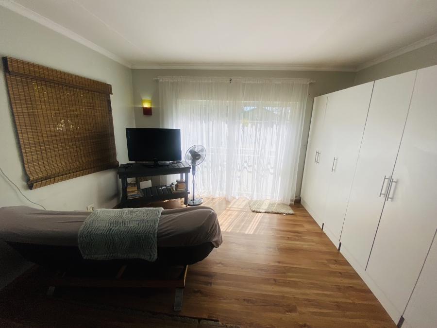 6 Bedroom Property for Sale in New Redruth Gauteng