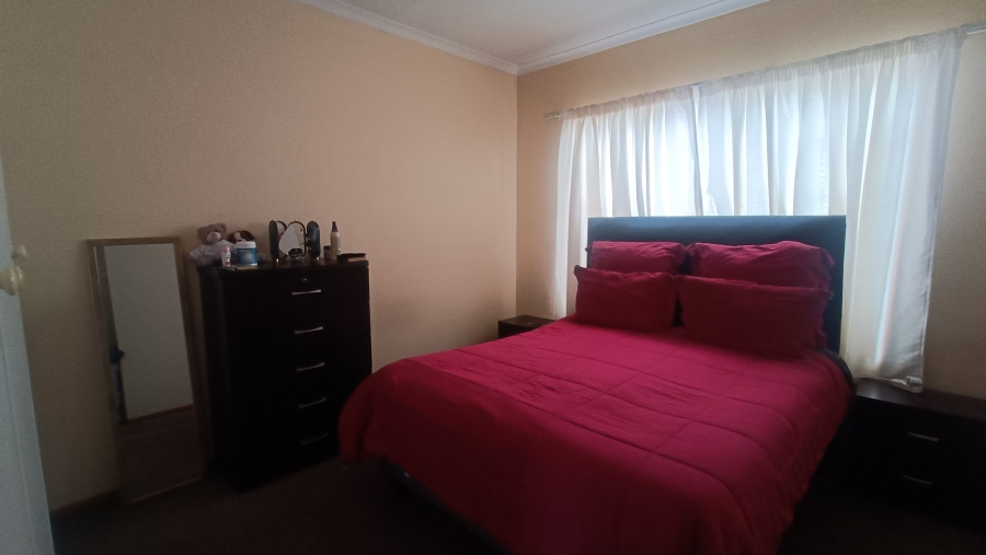 2 Bedroom Property for Sale in Kenmare Gauteng