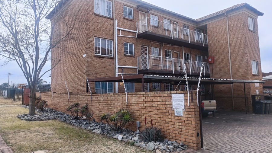 2 Bedroom Property for Sale in Kenmare Gauteng