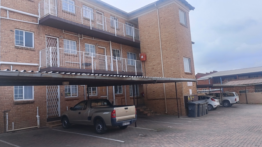 2 Bedroom Property for Sale in Kenmare Gauteng