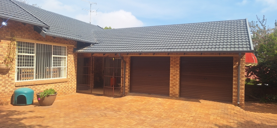 4 Bedroom Property for Sale in Noordheuwel Gauteng