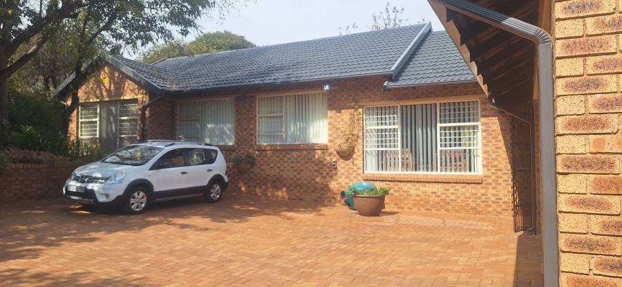 4 Bedroom Property for Sale in Noordheuwel Gauteng