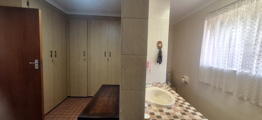 4 Bedroom Property for Sale in Noordheuwel Gauteng