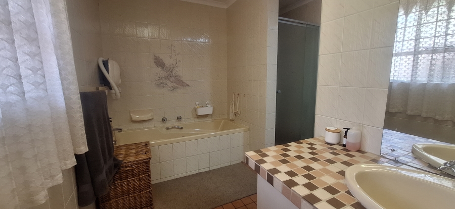 4 Bedroom Property for Sale in Noordheuwel Gauteng