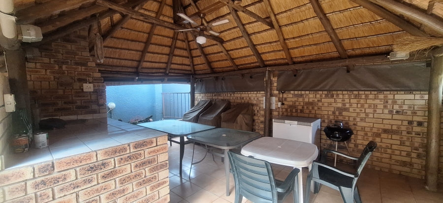 4 Bedroom Property for Sale in Noordheuwel Gauteng