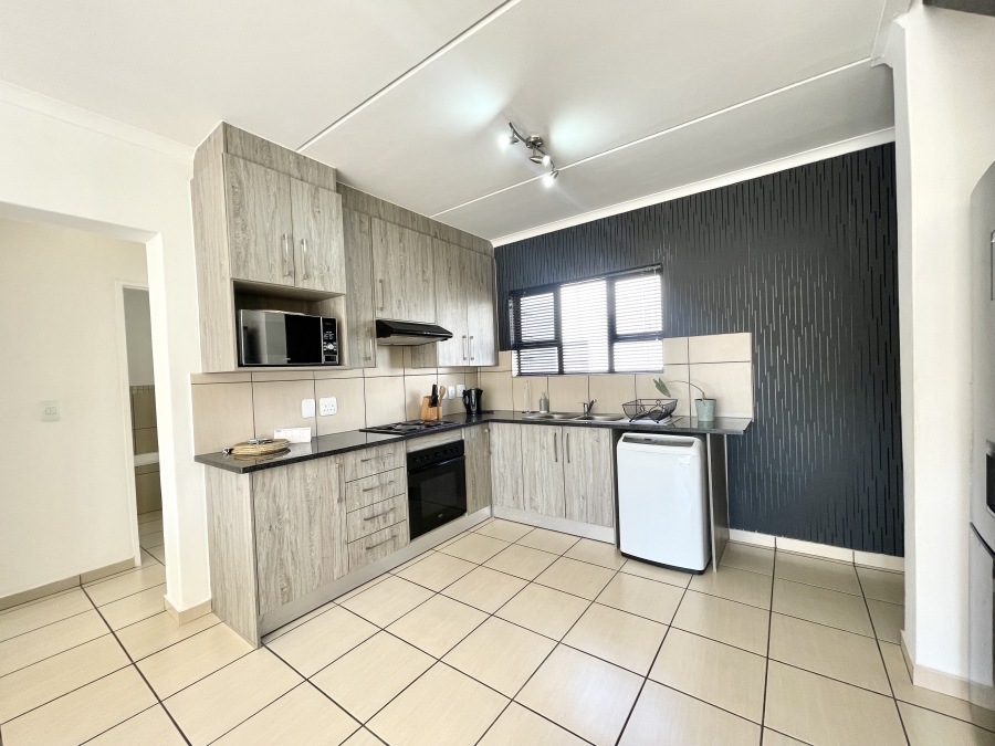 To Let 3 Bedroom Property for Rent in Barbeque Downs Gauteng