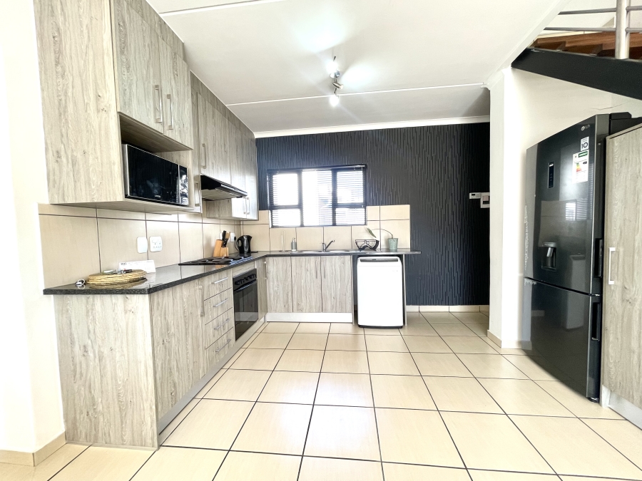 To Let 3 Bedroom Property for Rent in Barbeque Downs Gauteng