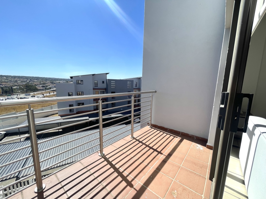 To Let 3 Bedroom Property for Rent in Barbeque Downs Gauteng