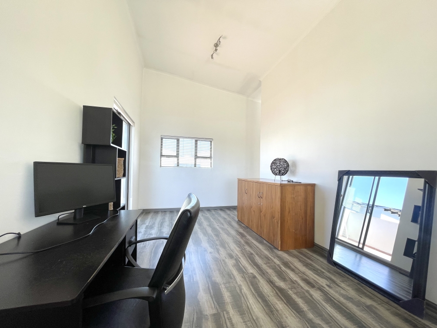 To Let 3 Bedroom Property for Rent in Barbeque Downs Gauteng