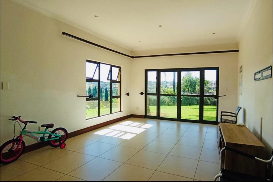 5 Bedroom Property for Sale in Mooikloof Glen Gauteng