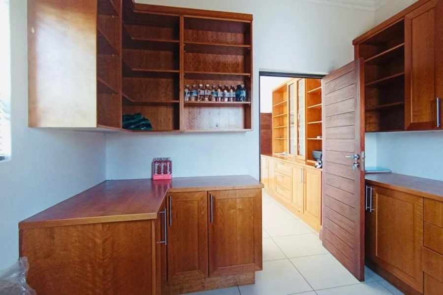 5 Bedroom Property for Sale in Mooikloof Glen Gauteng