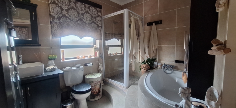 4 Bedroom Property for Sale in Kenmare Gauteng