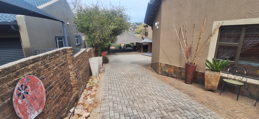 4 Bedroom Property for Sale in Kenmare Gauteng