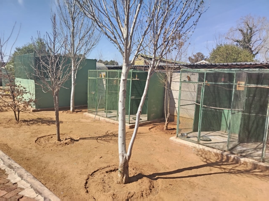 Commercial Property for Sale in Unitas Park Gauteng