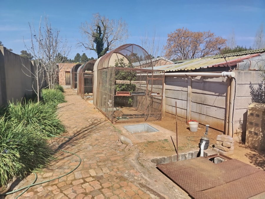 Commercial Property for Sale in Unitas Park Gauteng