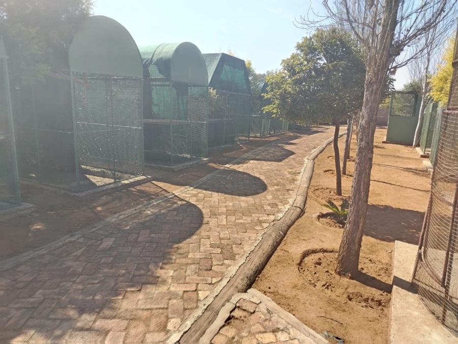 Commercial Property for Sale in Unitas Park Gauteng