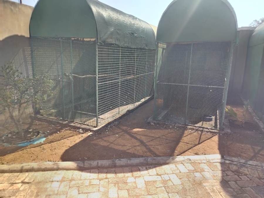 Commercial Property for Sale in Unitas Park Gauteng