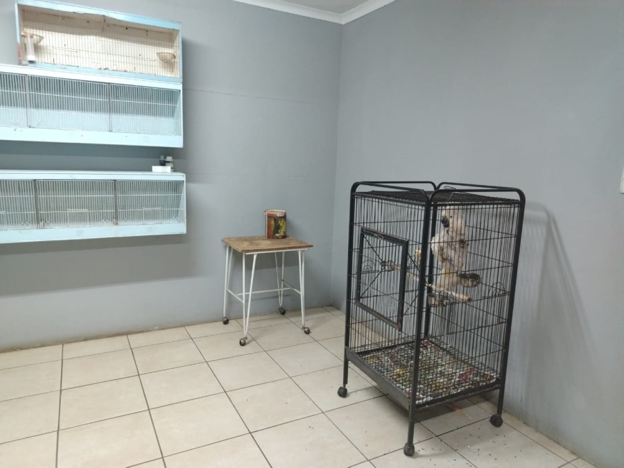 Commercial Property for Sale in Unitas Park Gauteng