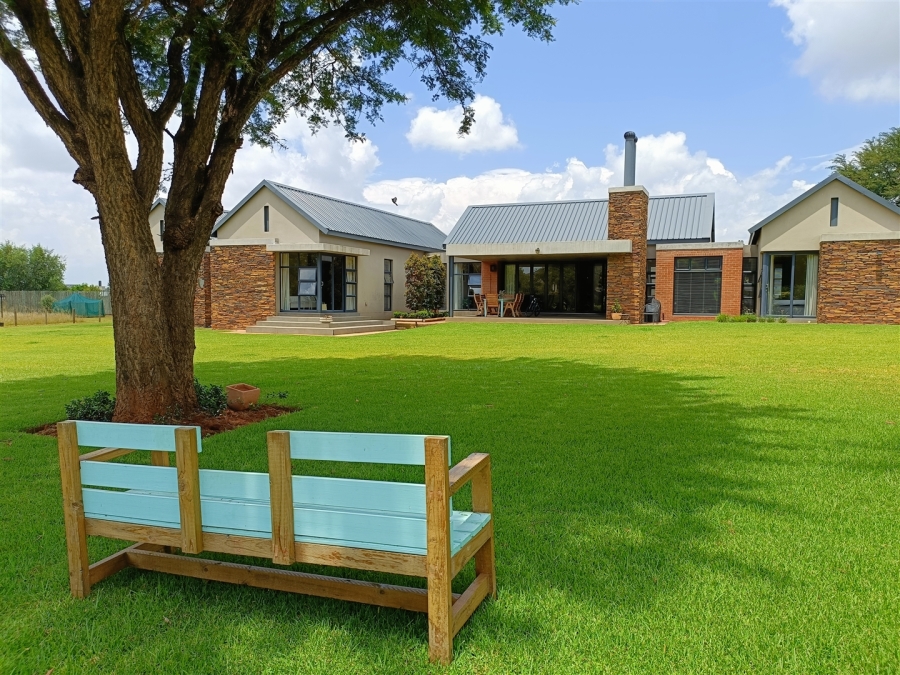 4 Bedroom Property for Sale in Randjesfontein A H Gauteng