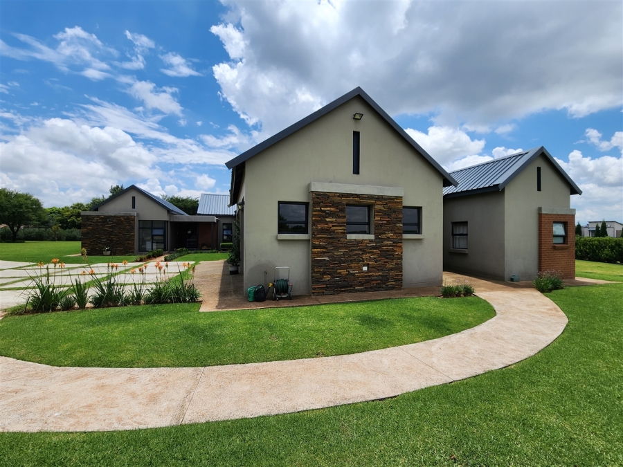 4 Bedroom Property for Sale in Randjesfontein A H Gauteng