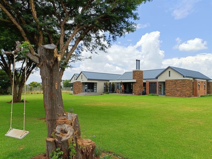 4 Bedroom Property for Sale in Randjesfontein A H Gauteng