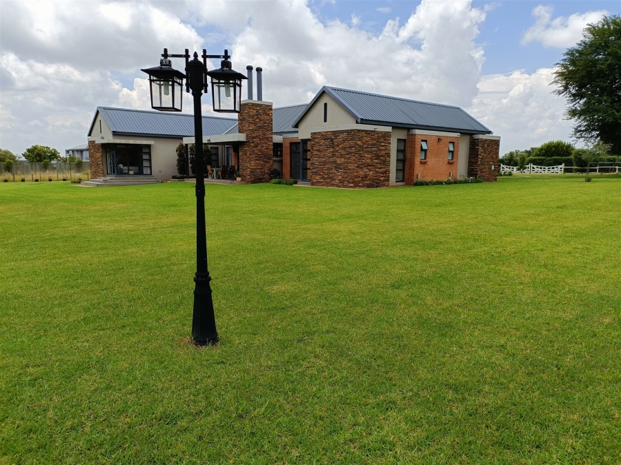 4 Bedroom Property for Sale in Randjesfontein A H Gauteng