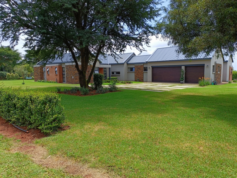 4 Bedroom Property for Sale in Randjesfontein A H Gauteng