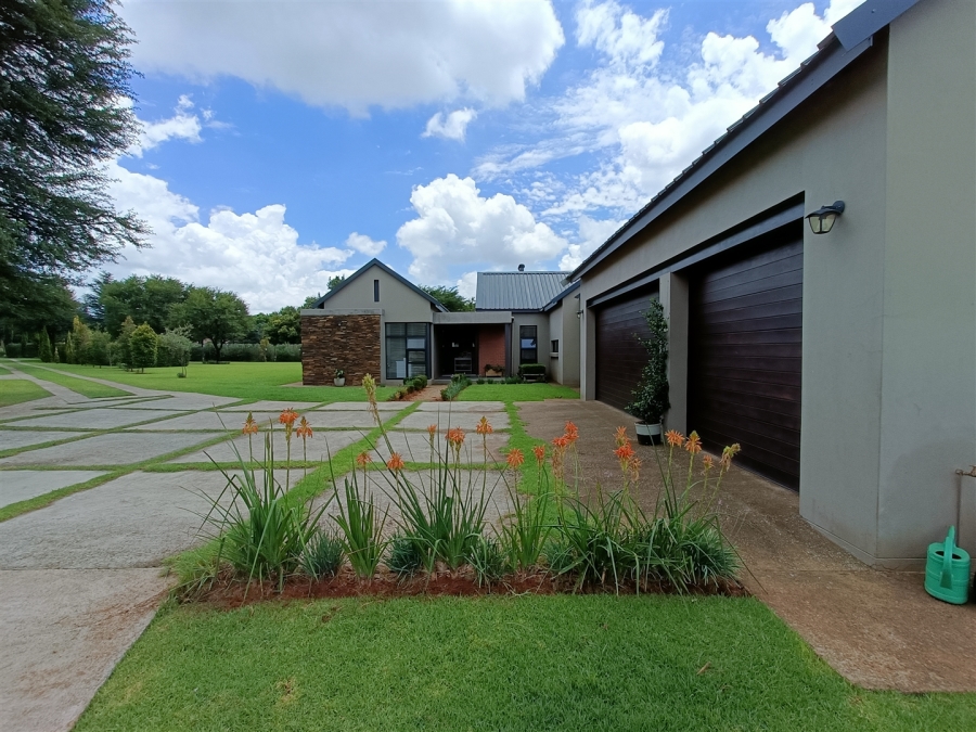 4 Bedroom Property for Sale in Randjesfontein A H Gauteng