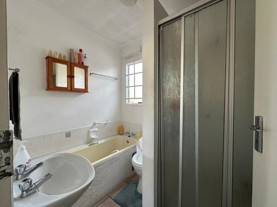 2 Bedroom Property for Sale in Eden Glen Gauteng
