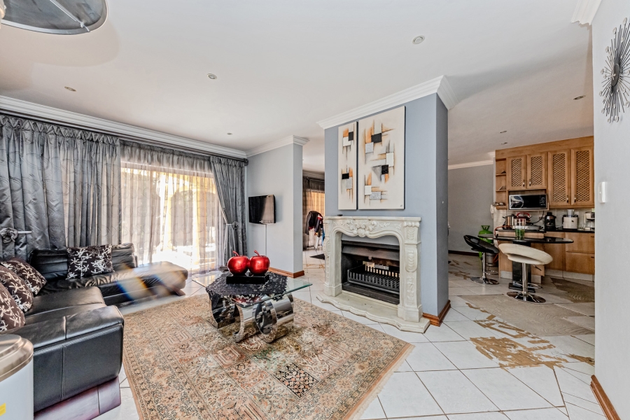 4 Bedroom Property for Sale in Ruimsig Gauteng