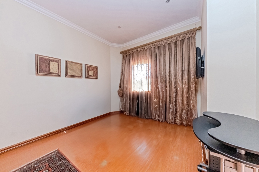 4 Bedroom Property for Sale in Ruimsig Gauteng