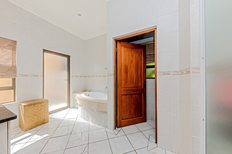4 Bedroom Property for Sale in Ruimsig Gauteng
