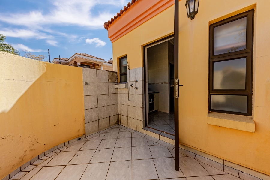 4 Bedroom Property for Sale in Ruimsig Gauteng