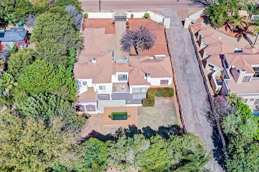 4 Bedroom Property for Sale in Ruimsig Gauteng