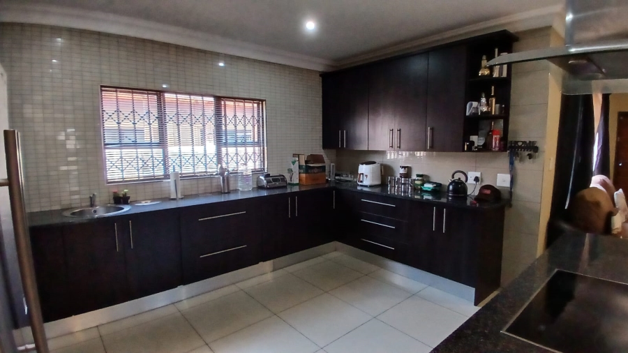 4 Bedroom Property for Sale in Vanderbijlpark SE 8 Gauteng