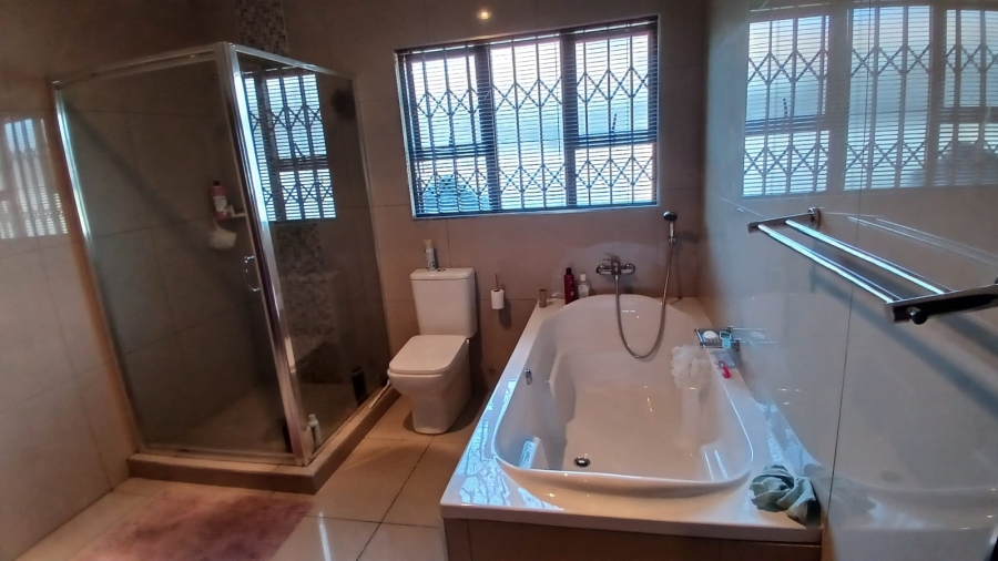 4 Bedroom Property for Sale in Vanderbijlpark SE 8 Gauteng