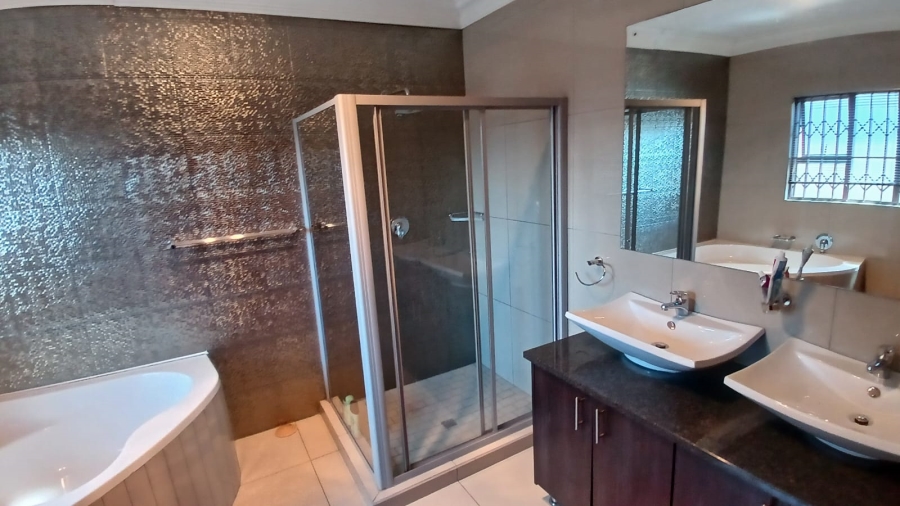 4 Bedroom Property for Sale in Vanderbijlpark SE 8 Gauteng