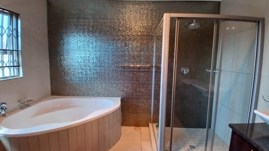 4 Bedroom Property for Sale in Vanderbijlpark SE 8 Gauteng