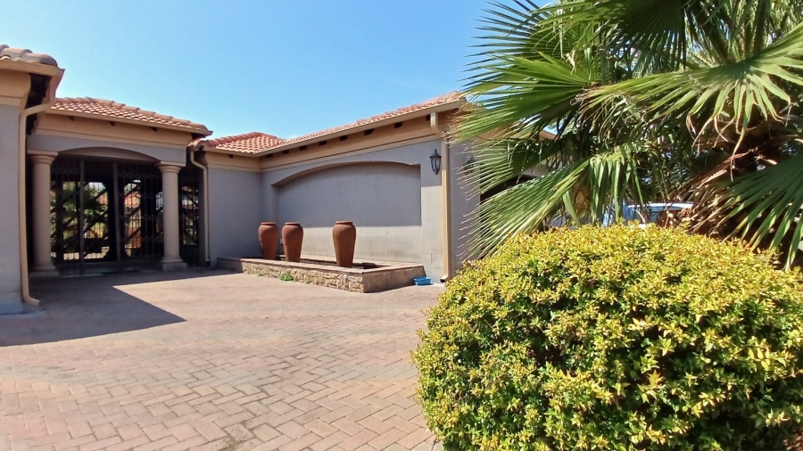 4 Bedroom Property for Sale in Vanderbijlpark SE 8 Gauteng