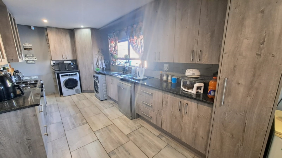3 Bedroom Property for Sale in Arcon Park Gauteng