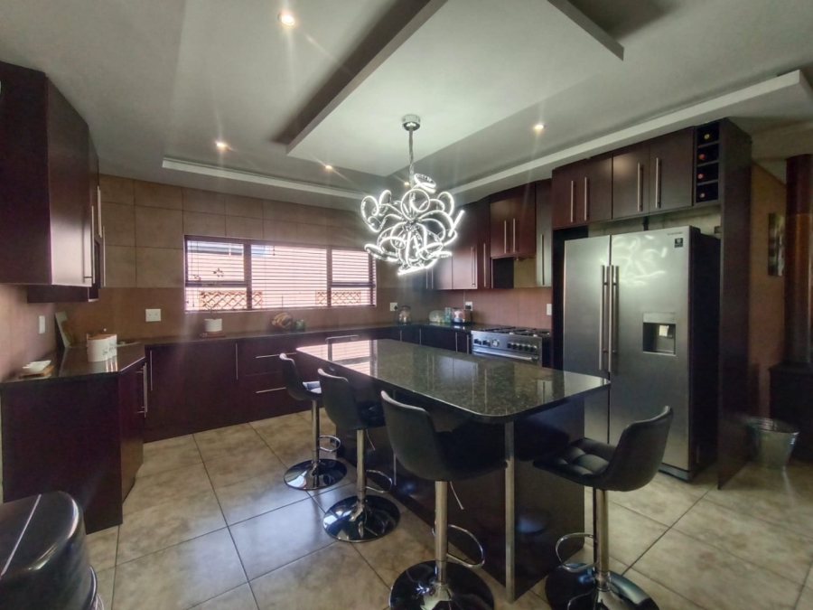 4 Bedroom Property for Sale in Vanderbijlpark SE 8 Gauteng