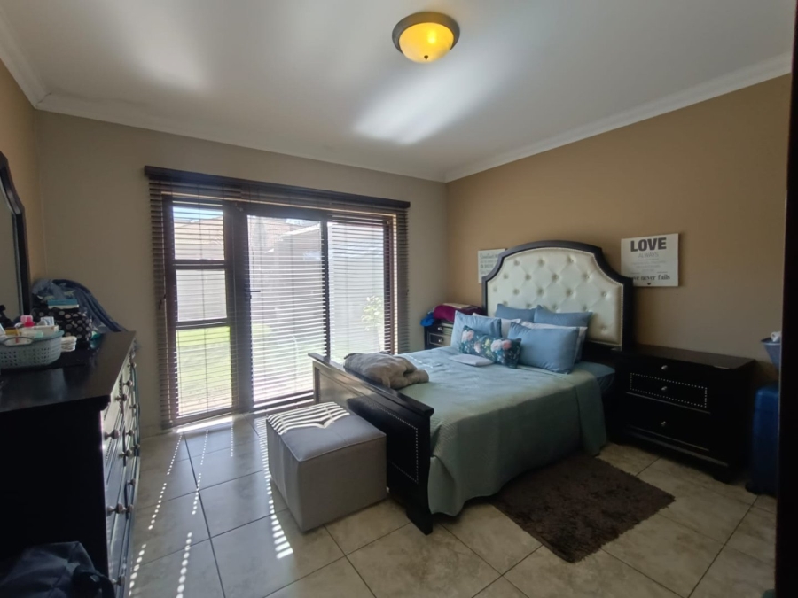 4 Bedroom Property for Sale in Vanderbijlpark SE 8 Gauteng