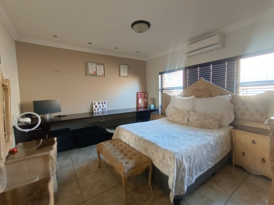 4 Bedroom Property for Sale in Vanderbijlpark SE 8 Gauteng