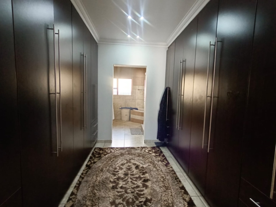 4 Bedroom Property for Sale in Vanderbijlpark SE 8 Gauteng