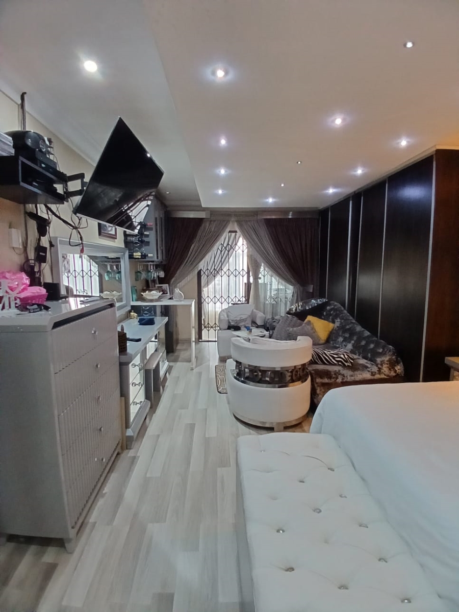 9 Bedroom Property for Sale in Vanderbijlpark SE 6 Gauteng