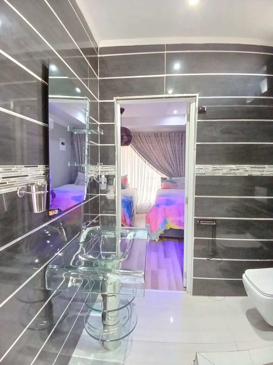 9 Bedroom Property for Sale in Vanderbijlpark SE 6 Gauteng