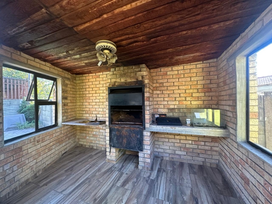 4 Bedroom Property for Sale in Arcon Park Gauteng