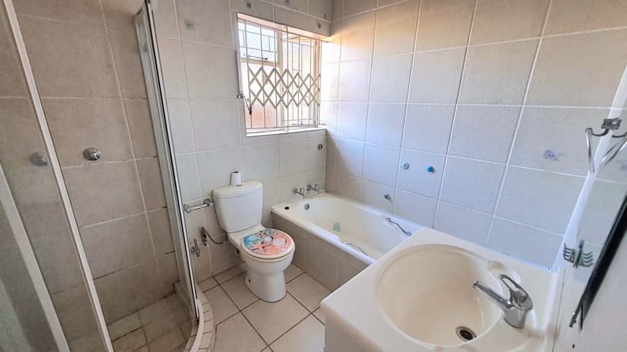 3 Bedroom Property for Sale in Vanderbijlpark SE 6 Gauteng
